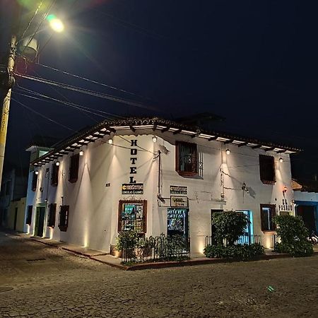 Hotel El Pasaje 危地马拉安地瓜 外观 照片